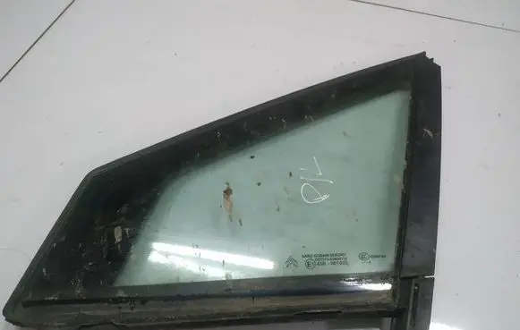 Citroen C4 I Front door vent window glass four-door as2