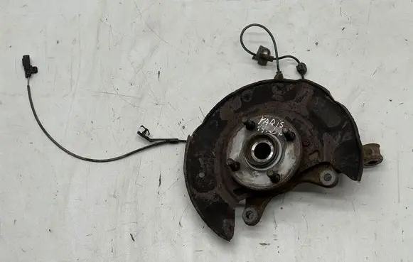 Toyota Yaris Front wheel hub
