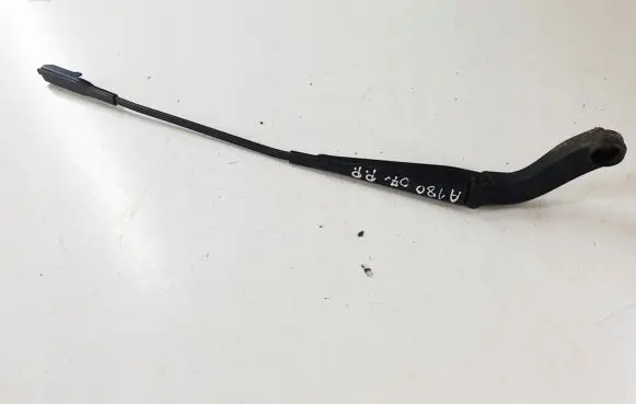 Mercedes-Benz A W169 Front wiper blade arm
