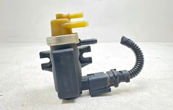 Citroen C4 II Turbo solenoid valve 9672875080 70163302 11T319