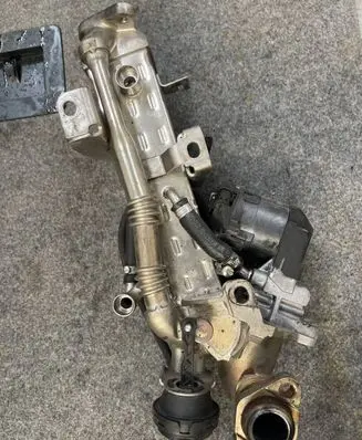 BMW 5 F10 F11 EGR valve cooler 8476993 BEC037 201209