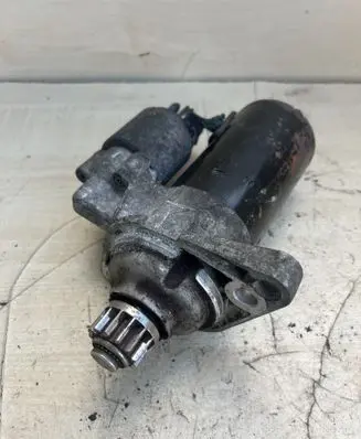 Volkswagen PASSAT B6 Starter motor 0001153007 02Z911024H