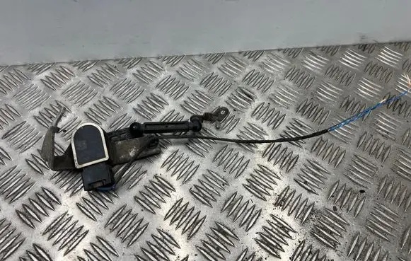 BMW 5 G30 G31 G38 Headlight/headlamp level sensor 6869138