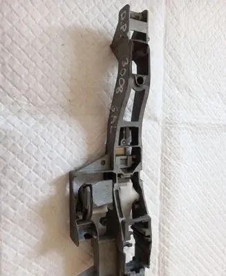 Rear door exterior handle/bracket