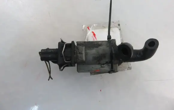 Audi TT Mk1 Valve vacuum 078906283A