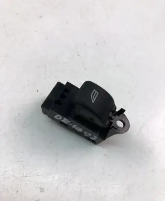 Volvo V40 Electric window control switch 31394840