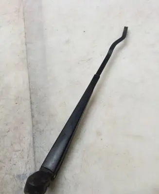 Mercedes-Benz W123 Front wiper blade arm 3399990553