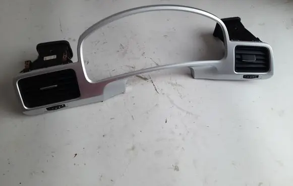 Volkswagen Touareg II Dashboard trim 7P1857189B