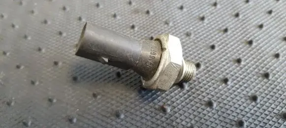 Volkswagen PASSAT B5.5 Oil level sensor 06A919081D