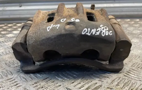 KIA Sorento Front brake caliper