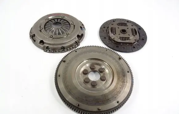 Skoda Fabia Mk3 (NJ) Clutch set kit 04C141025D 04C141031C