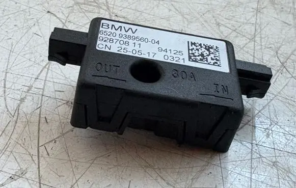 BMW X3 G01 Aerial antenna amplifier 9389560
