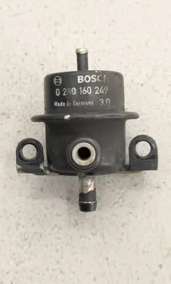 BMW 7 E32 Fuel pressure regulator 0280160249
