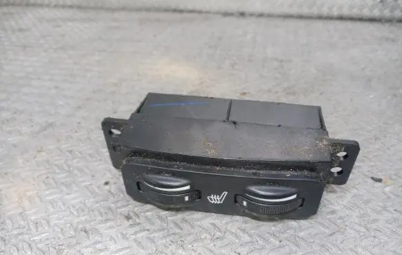 Toyota Avensis T250 Seat heating switch 453417