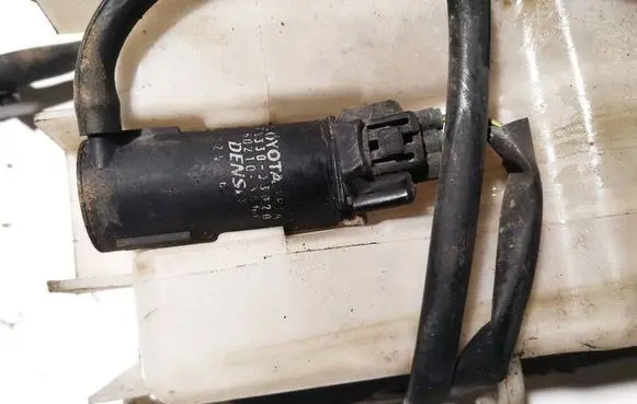 Toyota Avensis Verso Windscreen/windshield washer pump