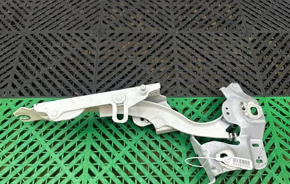 BMW 2 F45 Engine bonnet/hood hinges 7300521 ES03 250521