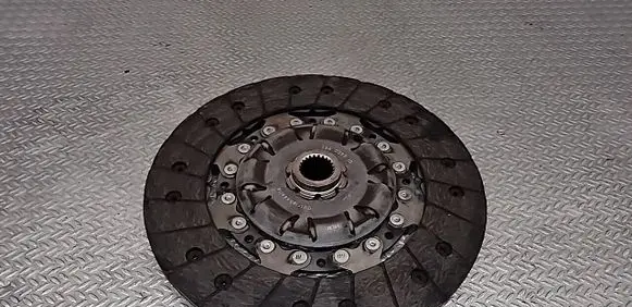 Volkswagen PASSAT B6 Clutch pressure plate 324035510