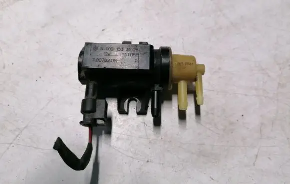 Mercedes-Benz E W212 Valve vacuum A0091533128 0091533128