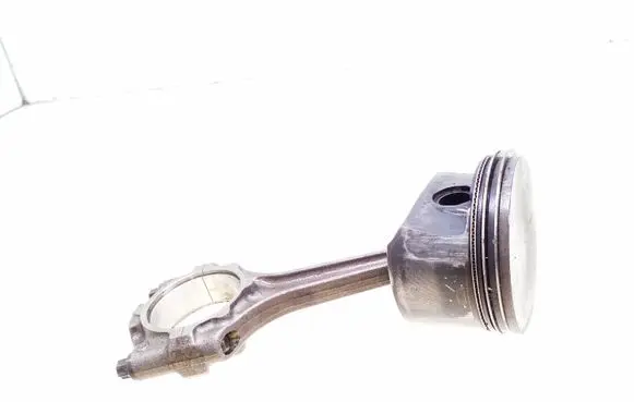 Opel Astra H Piston with connecting rod
