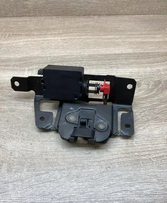 BMW 3 E46 Tailgate/trunk/boot lock/catch/latch 7057364
