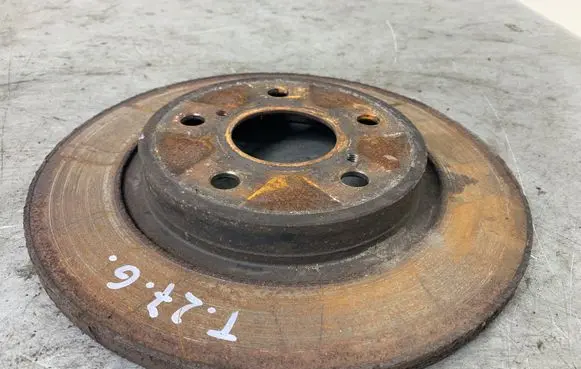 Toyota Avensis T270 Rear brake disc