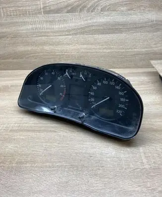 Volkswagen PASSAT B5 Speedometer (instrument cluster) 3B0919880