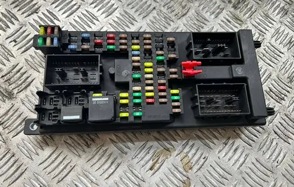 Jaguar XJ X351 Fuse box set EW9314F041AF