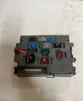 BMW 1 F20 F21 Fuse module PA6GF4GK30 10688710
