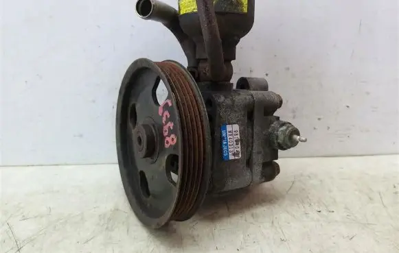 Mitsubishi Galant Power steering pump MR403137