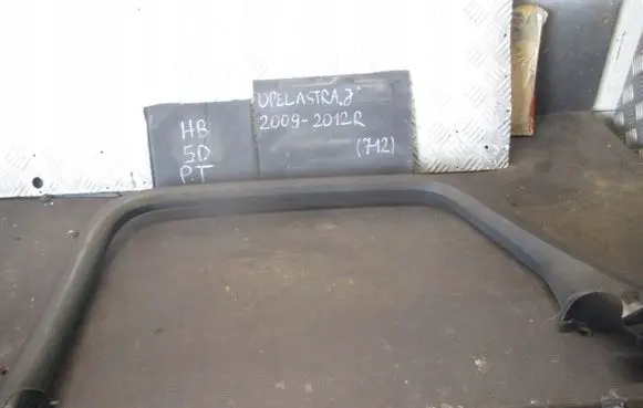 Opel Astra J Rear side window 13264860