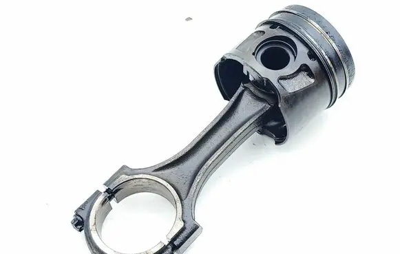Land Rover Evoque I Piston with connecting rod 