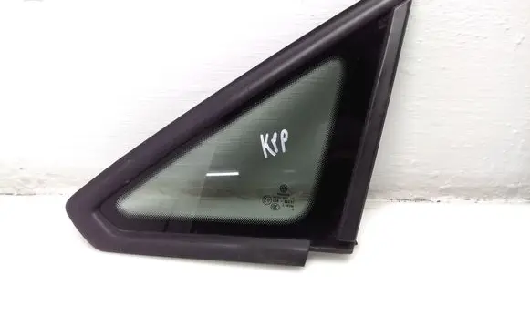 Volkswagen Caddy Front triangle window/glass 2K5845411