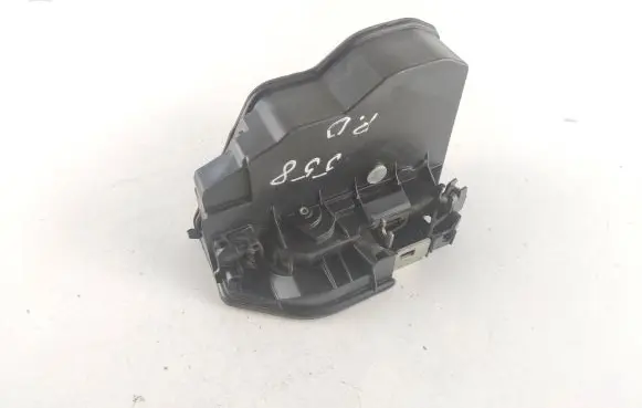 BMW X3 E83 Front door lock 7154628