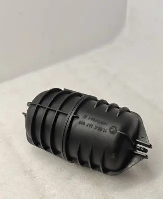 Vacuum air tank