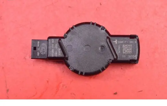 Tesla Model X Sensor 1068171-00-A