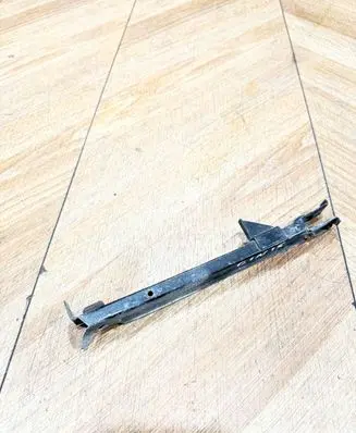 Mercedes-Benz E W211 Front bumper mounting bracket A2118801114