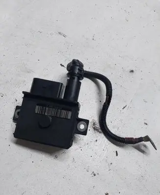 BMW 5 E60 E61 Glow plug pre-heat relay 779800004 0004305556