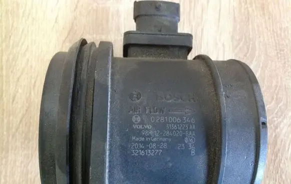 Volvo S60 Mass air flow meter 0281006346