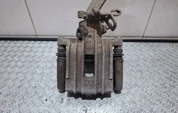 Volkswagen Golf VI Brake caliper pad carrier rear 