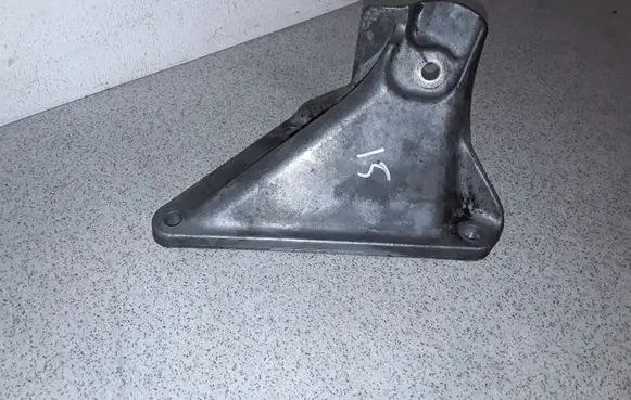BMW 5 E60 E61 Engine mounting bracket 22116761149 6761149