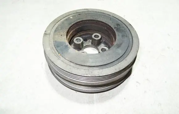 Volkswagen PASSAT B5.5 Crankshaft pulley 038105243F