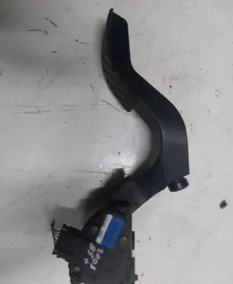 Volkswagen PASSAT B5.5 Accelerator throttle pedal 8D1723523N 6PM00837602