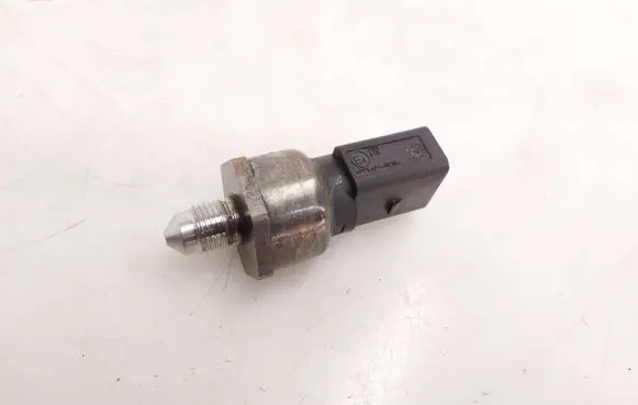 Porsche Cayenne (9Y0 9Y3) Fuel pressure sensor 059906054K