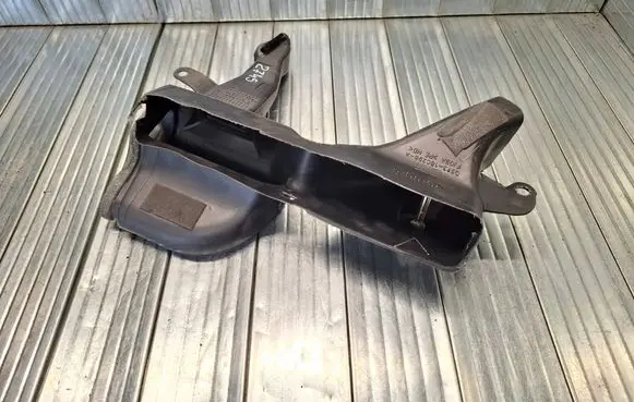 Ford Fusion II Cabin air duct channel DS7318C298A