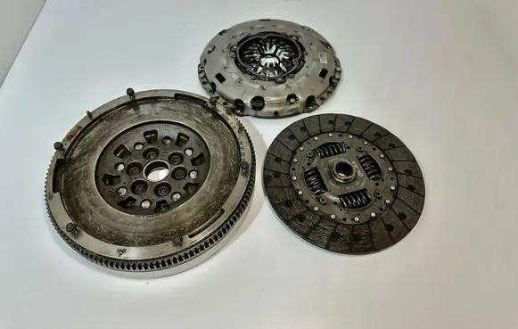 Volkswagen Tiguan Clutch set kit 05E141025