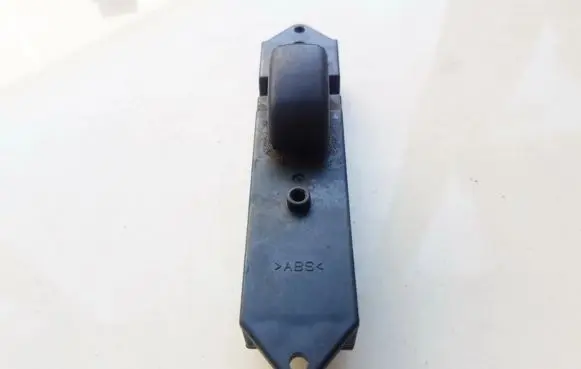 Mitsubishi Galant Electric window control switch MR252818