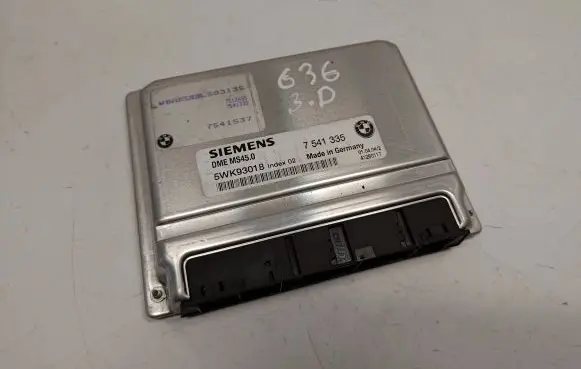 BMW Z4 E85 E86 Engine control unit/module 7541335 12147541335 12147549390