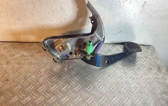 Toyota Land Cruiser (J200) Brake pedal 4717150020
