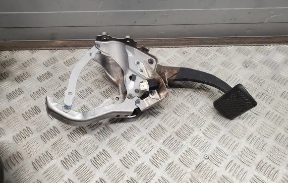Lexus NX Brake pedal