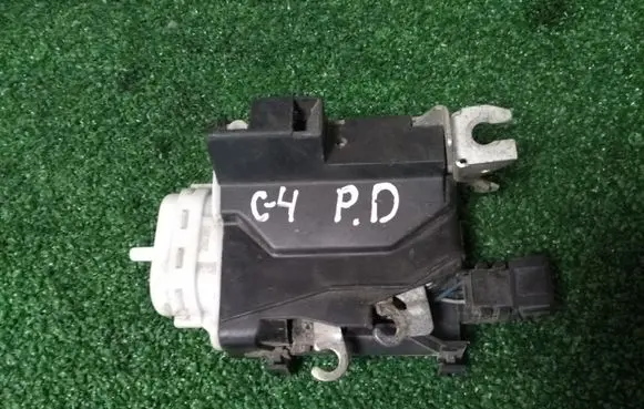 Audi A6 S6 C4 4A Front door lock 4A1837016B 4A0173